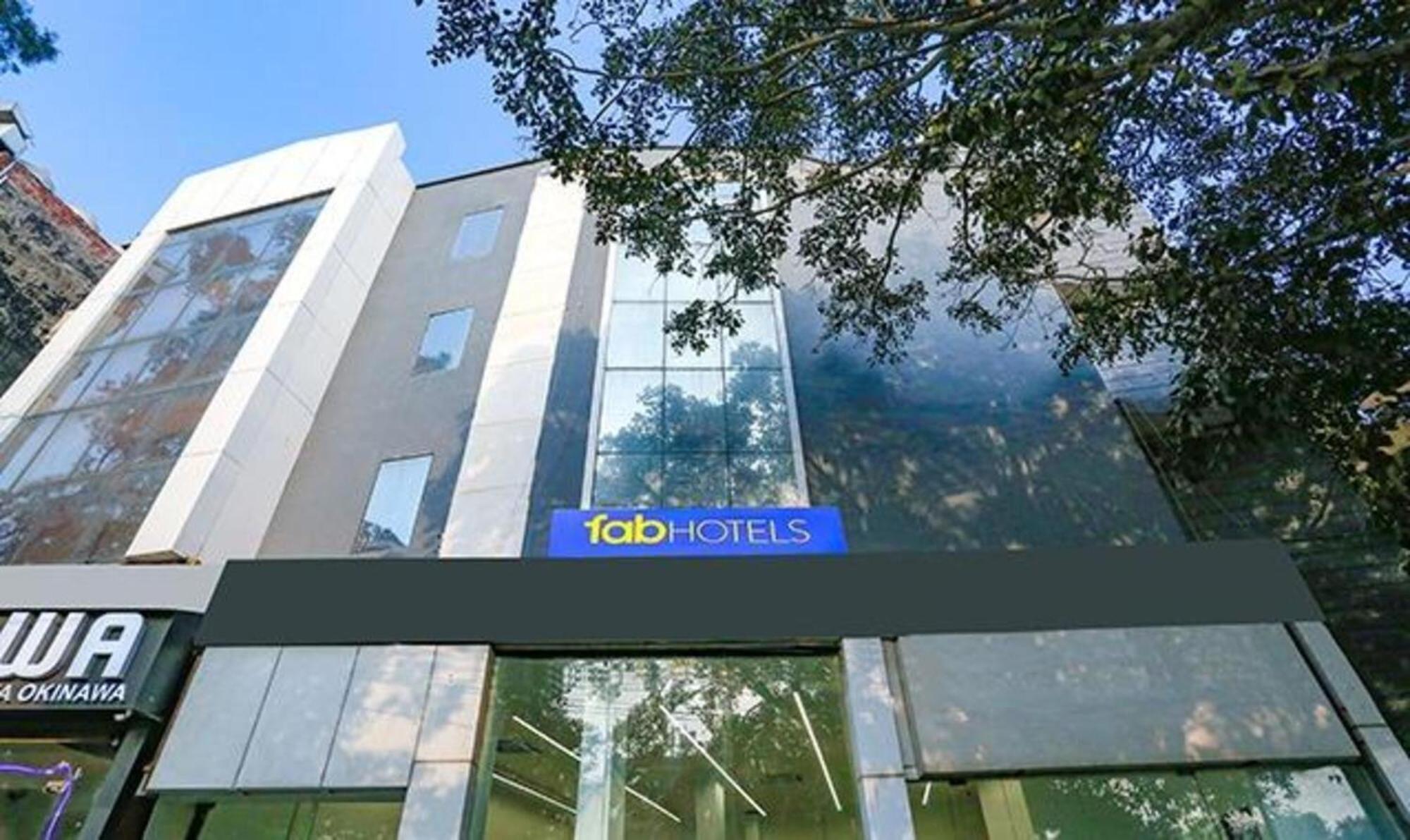 Fabhotel Urban Residency Model Town Нью-Делі Екстер'єр фото